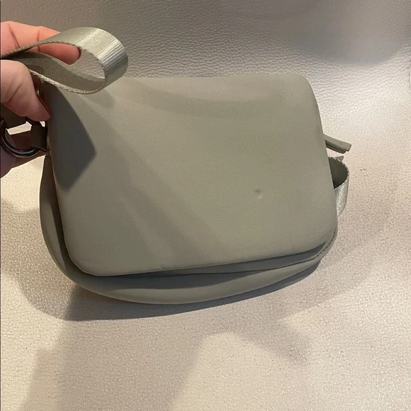 New Seafoam Green Crossbody Bag with Adjustable Strap Wristlet - Picture 12 of 12